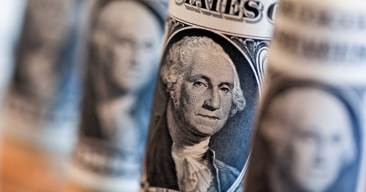 El dólar oficial perforó otro récord nominal y acumula una suba del 4,1% en lo que va del año