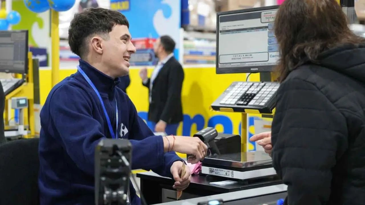 Sueldos de comercio en septiembre: básicos de hasta 1.322.132 pesos y una suma fija que se blanqueará en seis cuotas