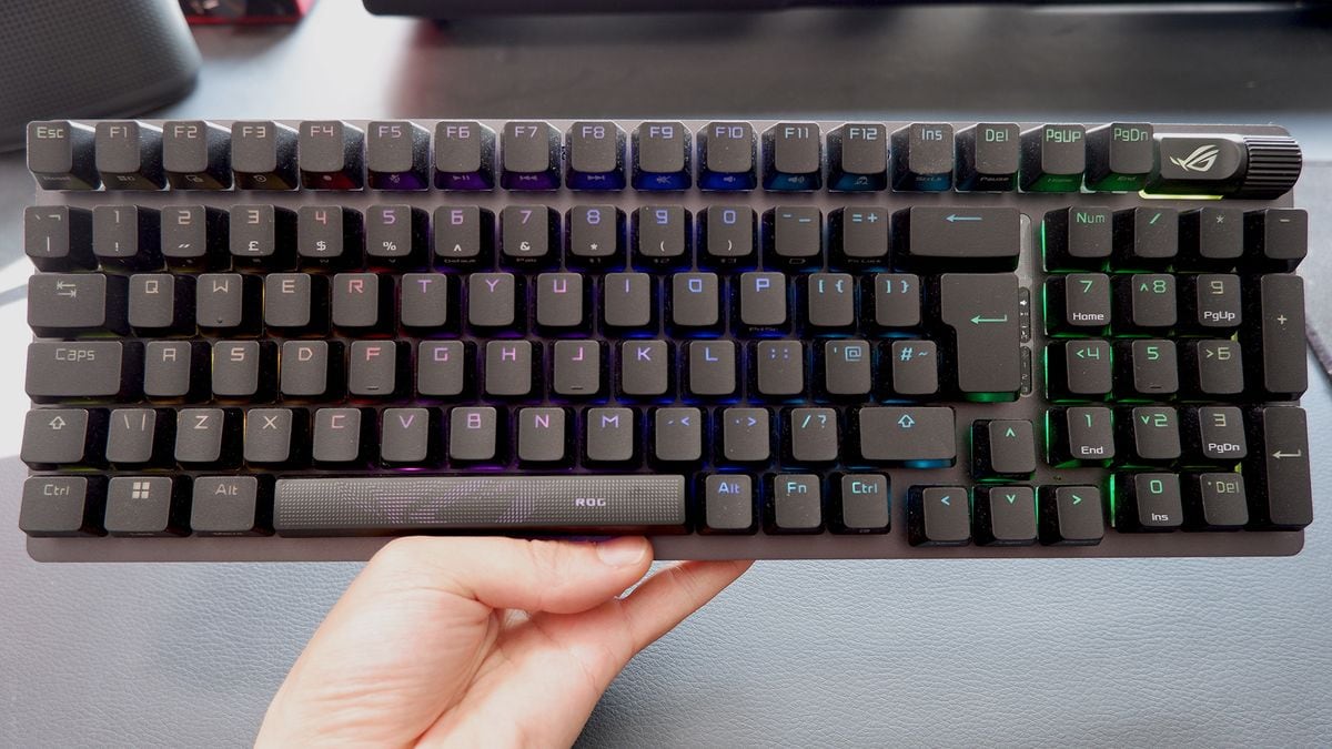 Logitech redobla la apuesta con el G512 X 98: un teclado que se anima a mezclar lo analógico y lo mecánico en la misma máquina