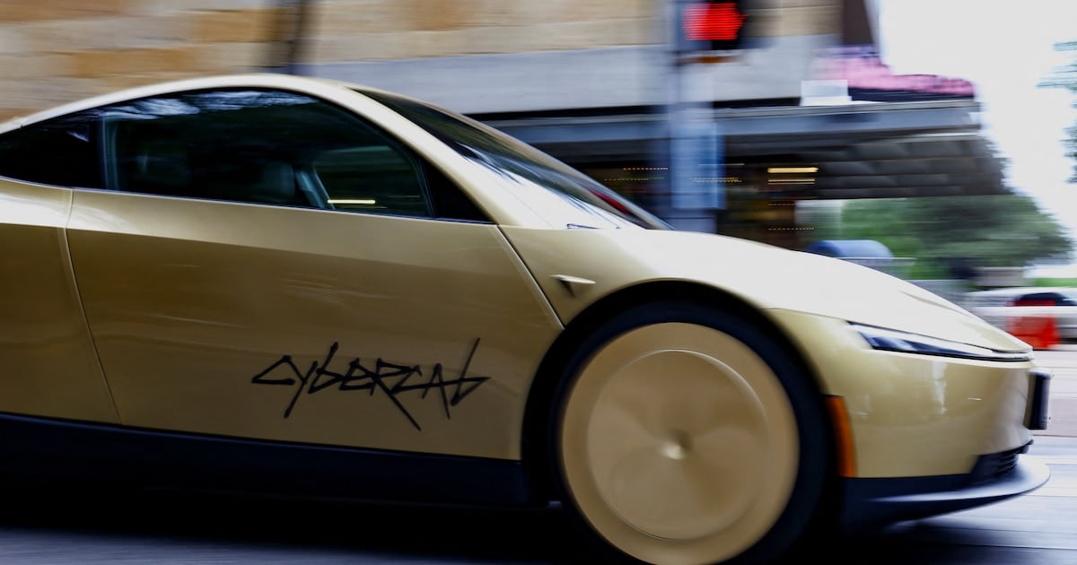 Tesla y el Cybercab sin volante: la NHTSA le pasó la lupa a la autocertificación