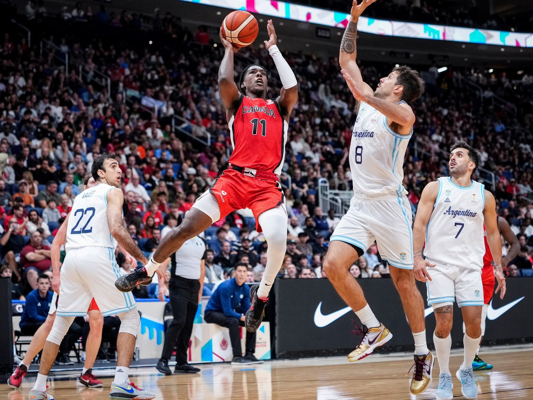 La Scaloneta del básquet tropezó en Canadá pero tiene la clasificación a un paso