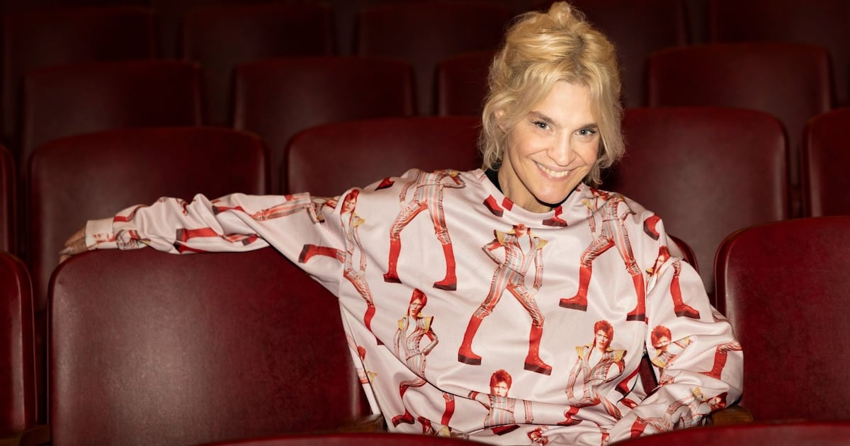 Leticia Brédice se sube a su propio teatro: escribe, dirige y se entrega en "Milagro", junto a su sobrina Ananda