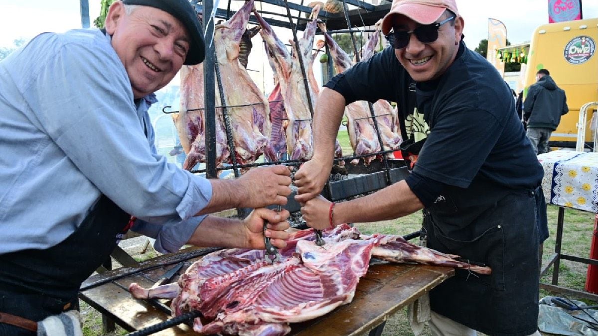 Confluencia de Sabores desbordó el Parque Jaime de Nevares con más de 90 puestos y la música como condimento