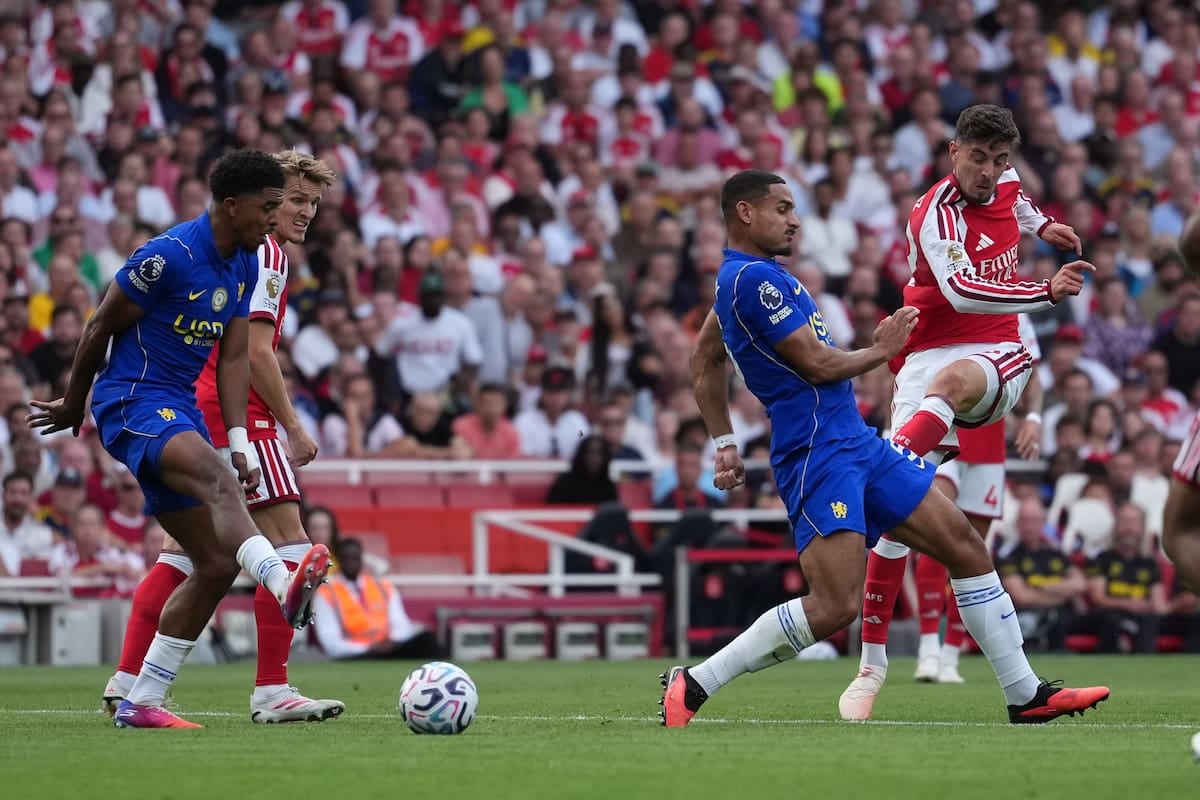 Arsenal lo dio vuelta, sigue de racha y manda solo en la Premier: Chelsea se vuelve a Londres masticando bronca