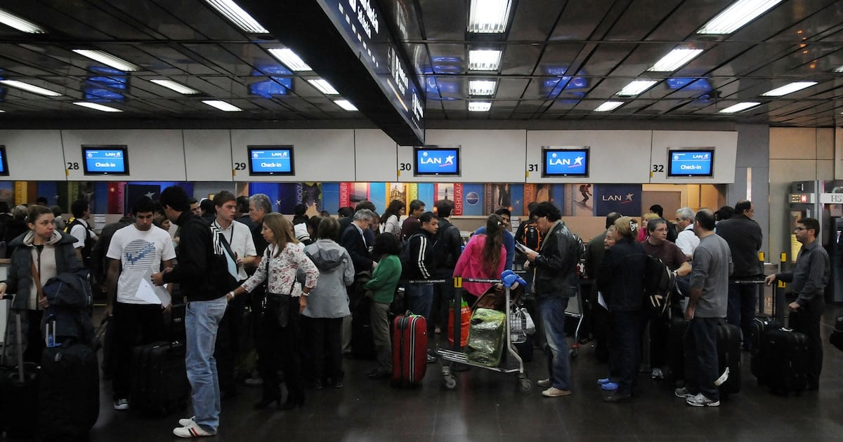 El turismo receptivo alcanza su mejor primer semestre en un cuarto de siglo y redefine el perfil del visitante que llega al país