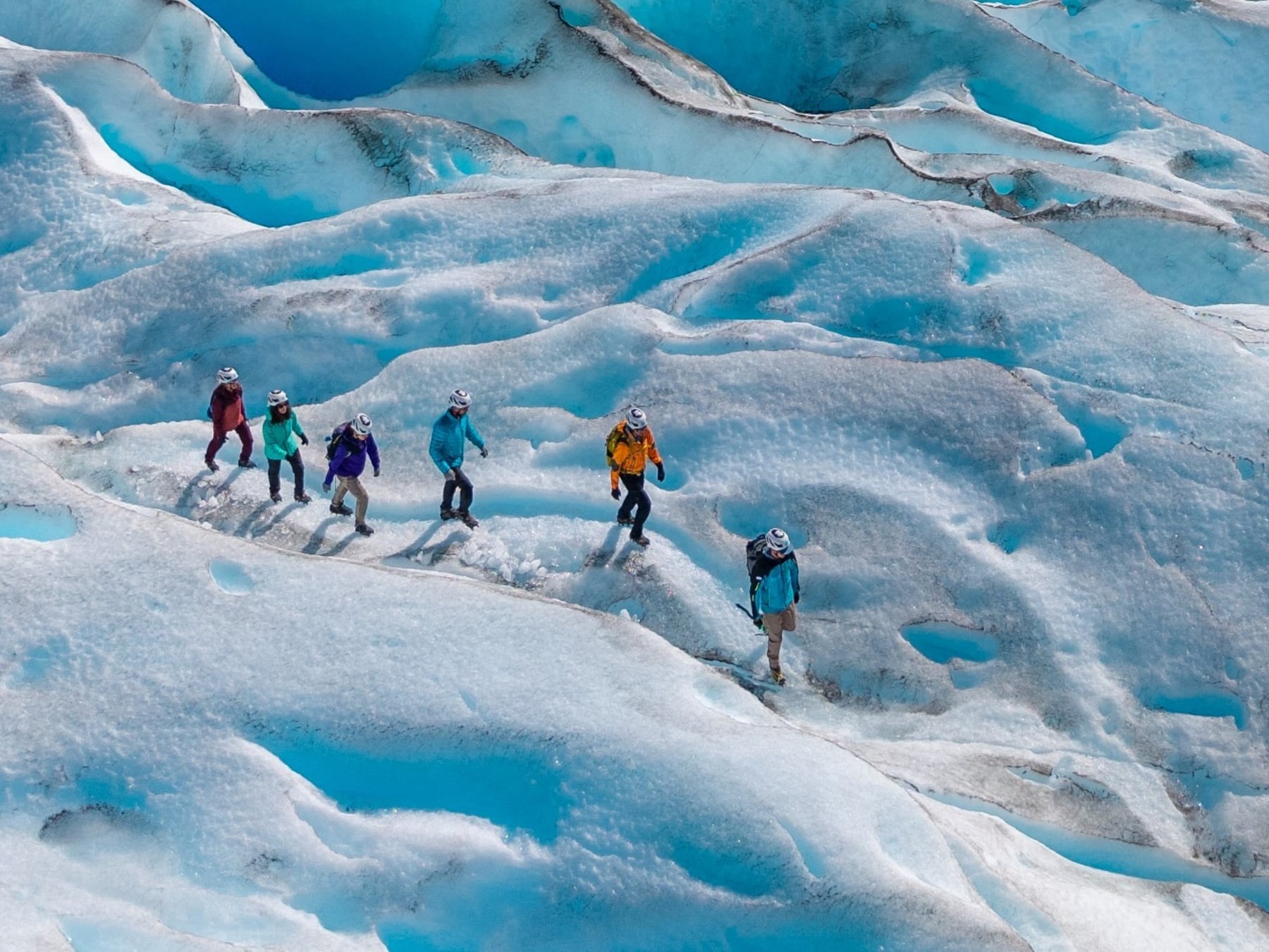 Caminar sobre el Perito Moreno ya no es solo cosa del verano: así se vive el glaciar en pleno invierno