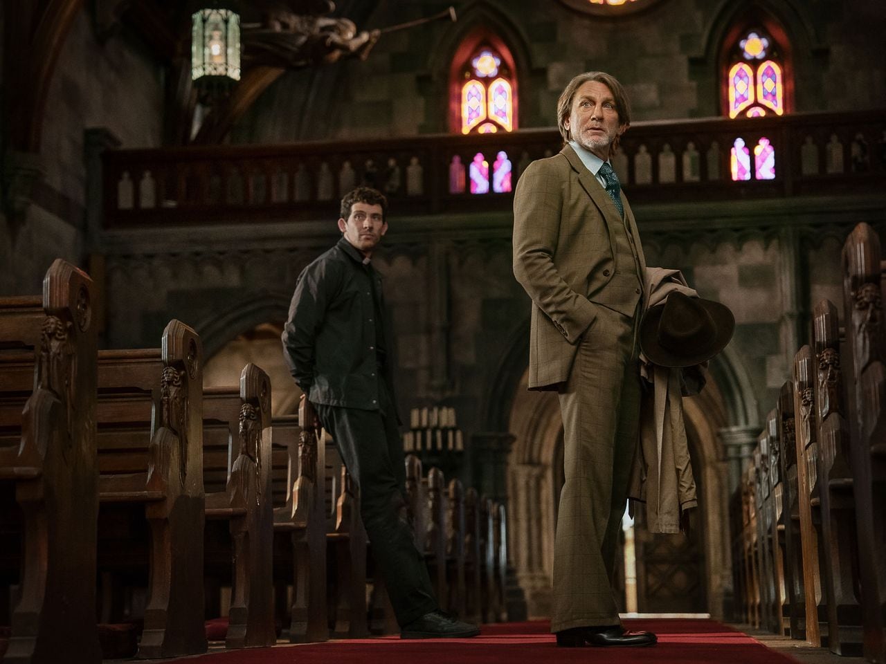 Morgan Spector se calza el traje de Robert Langdon y Netflix apuesta por una historia de Dan Brown que promete mudar al descifrador para siempre