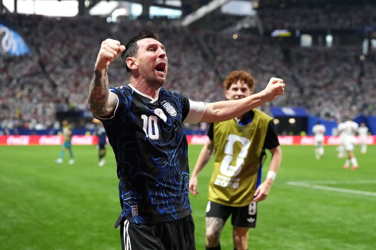 El diez está de vuelta: Messi vuelve a la carrera por el Balón de Oro