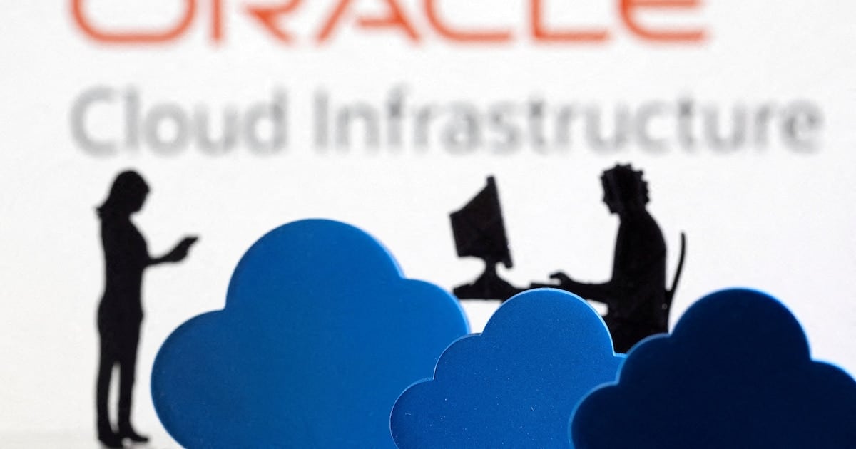 ¿Tu banco te deja subir el resumen de tarjeta a ChatGPT? Bueno, Oracle dice que tampoco hace falta