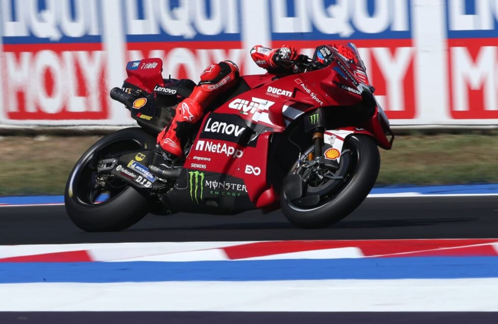 Marc Márquez pasó la primera prueba en Misano y ya se sentó arriba de todos