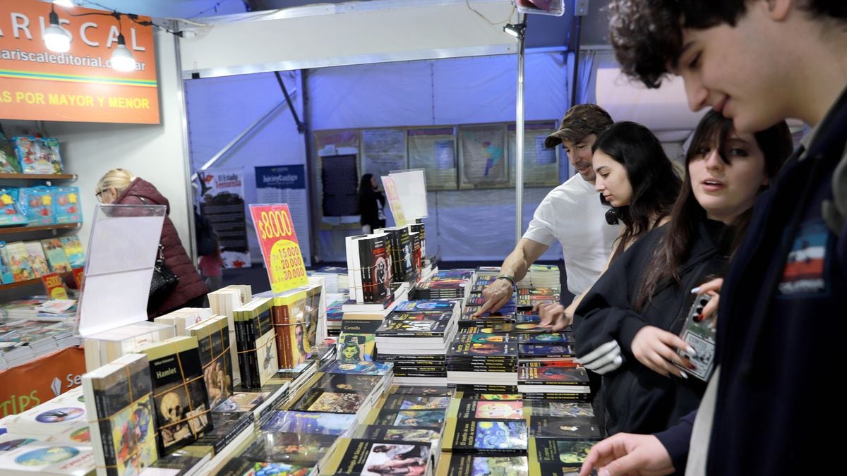 La Feria del Libro de Neuquén se despide a lo grande: literatura, conversaciones y teatro hasta el domingo en el Parque Central