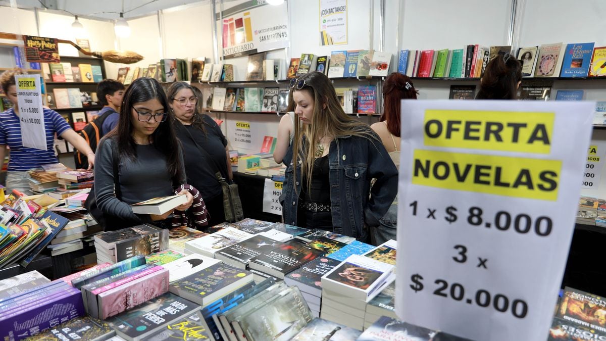 La Feria del Libro de Neuquén abre sus globas con libros desde dos mil pesos y entrada libre