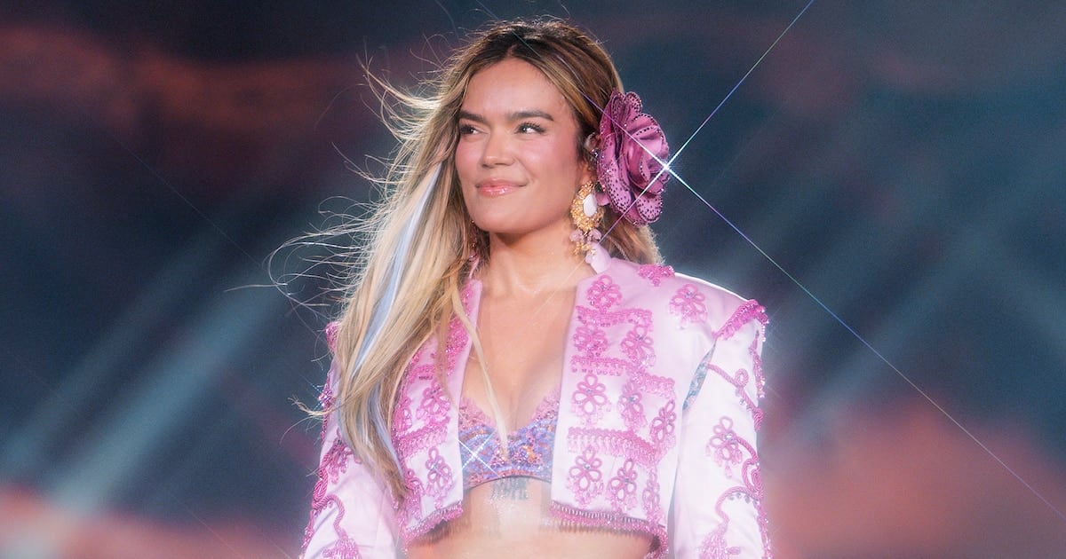 Karol G reventó el MetLife con su Tropitour y estrenó "BbY Wow" rodeada de amigos