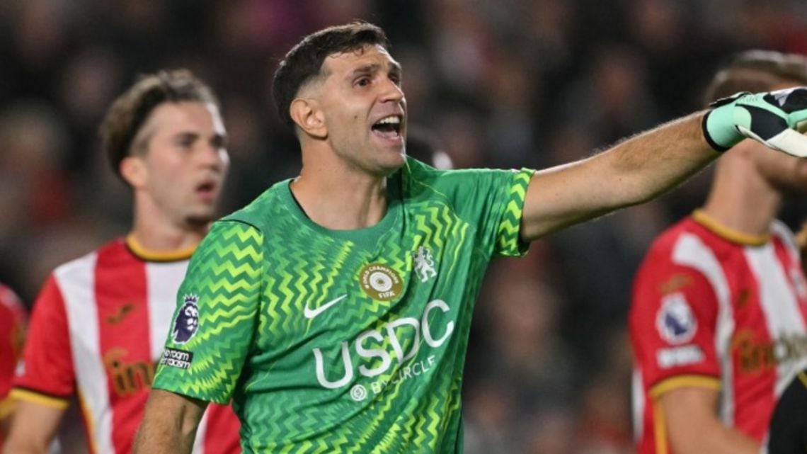 El Dibu sigue sin encontrar el cero: Chelsea se desangró otra vez en Stamford Bridge de Brentford