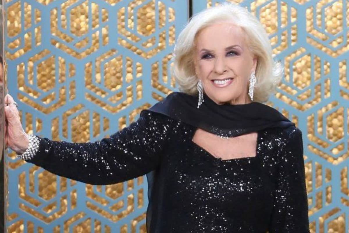 Mirtha Legrand volvió a quedar internada: la mesaza que se hace esperar y la preocupación por su salud