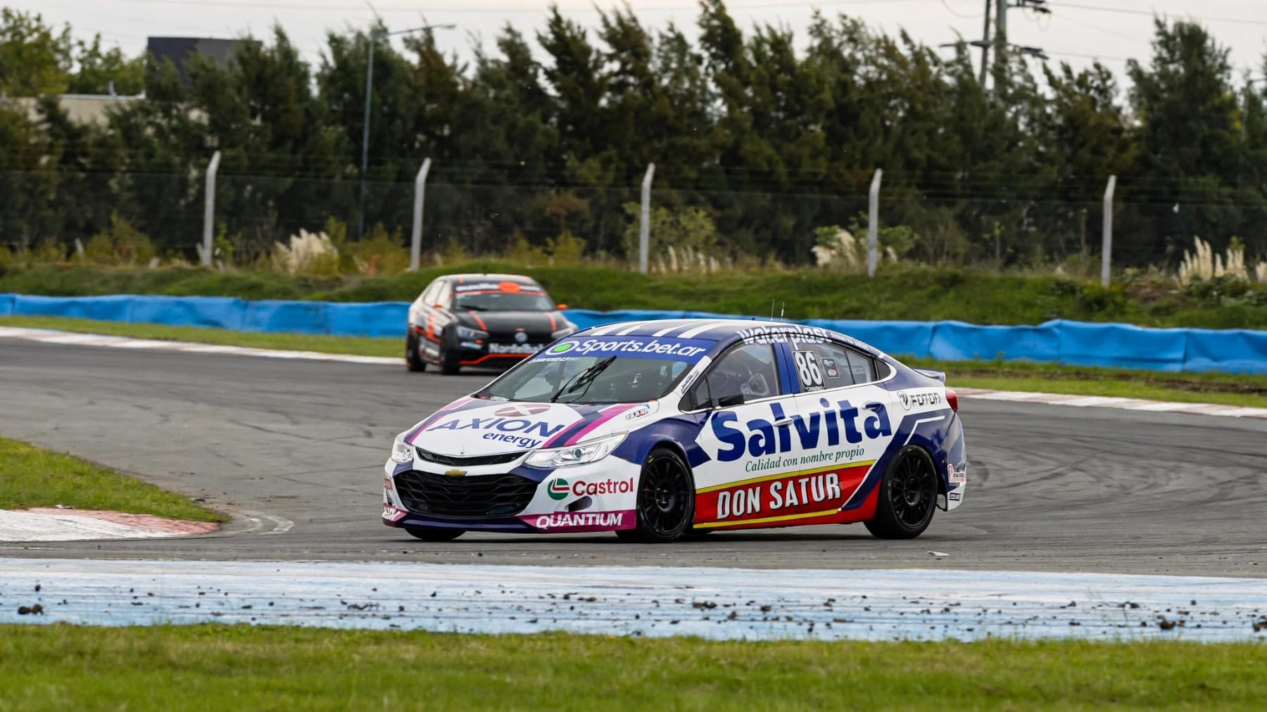 Santero le metió dos carreras en fila y le descontó la mitad de la ventaja a Canapino en el TN