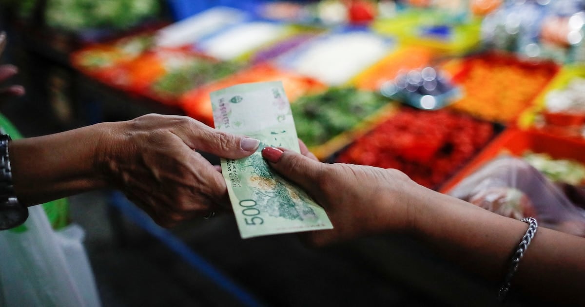 Alimentos: verduras, carnes y bebidas empujaron los precios de septiembre y las consultoras proyectan una inflación de hasta 2%