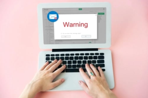 ¿Te mandaron un mail del jefe pidiendo una transferencia urgente? Ahora la IA redacta el engaño perfecto