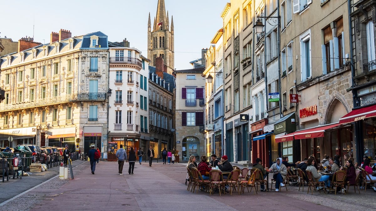 Limoges, la capital del esmalte y la porcelana que se recorre a pie entre fábricas y museos