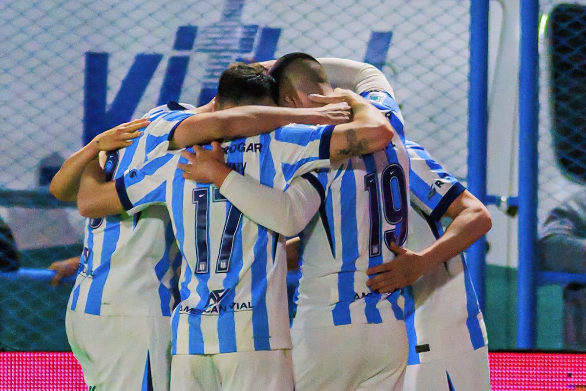 Racing se sacudió la crisis con un triunfo de carácter en Río Cuarto