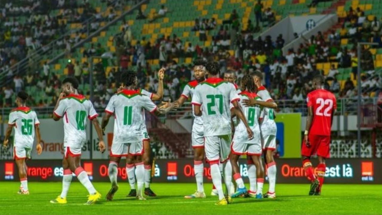 El Monumental vio un baile: la Selección goleó a una Burkina Faso de emergencia