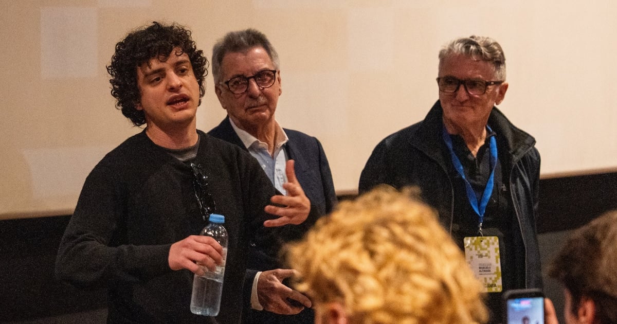 Una pantalla encendida en homenaje a Lucas Vignale, el pibe que filmaba con los amigos