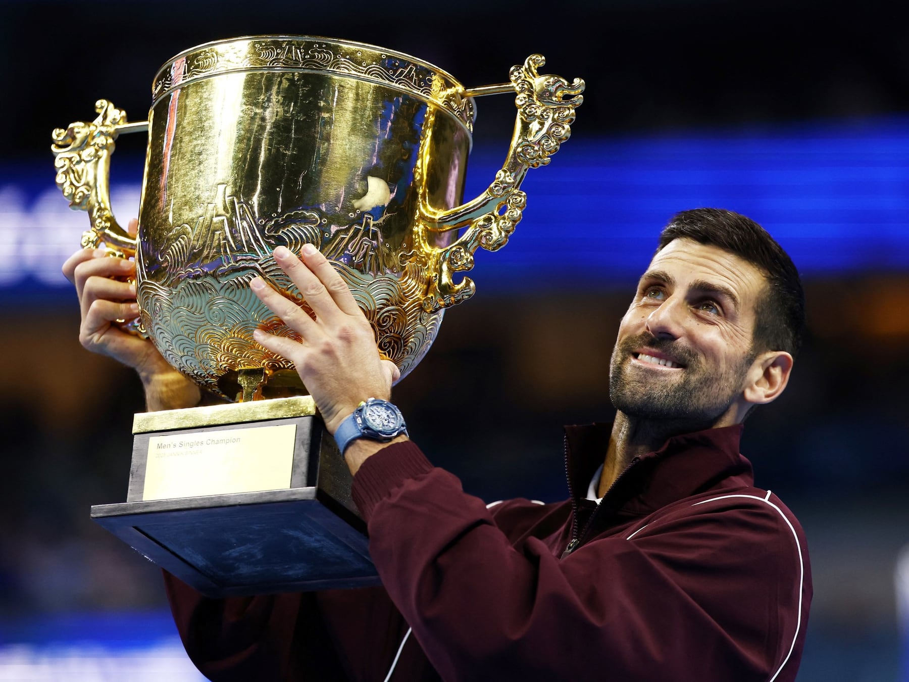 Novak acecha la cima eterna: llegó a 102 títulos y ya tiene a Federer en la mira