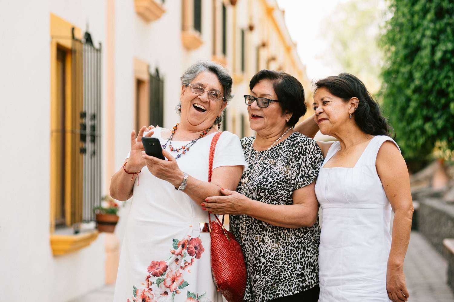 A los 85, sin pausa: la amistad que ya cruzó medio mundo y se prepara para seguir
