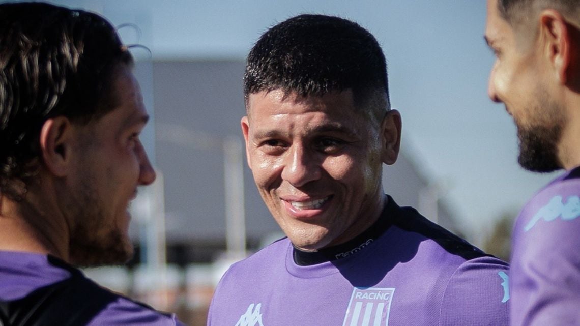 Rojo, entre la firma y la ventana: Estudiantes apura el reloj para anotarlo en la Copa