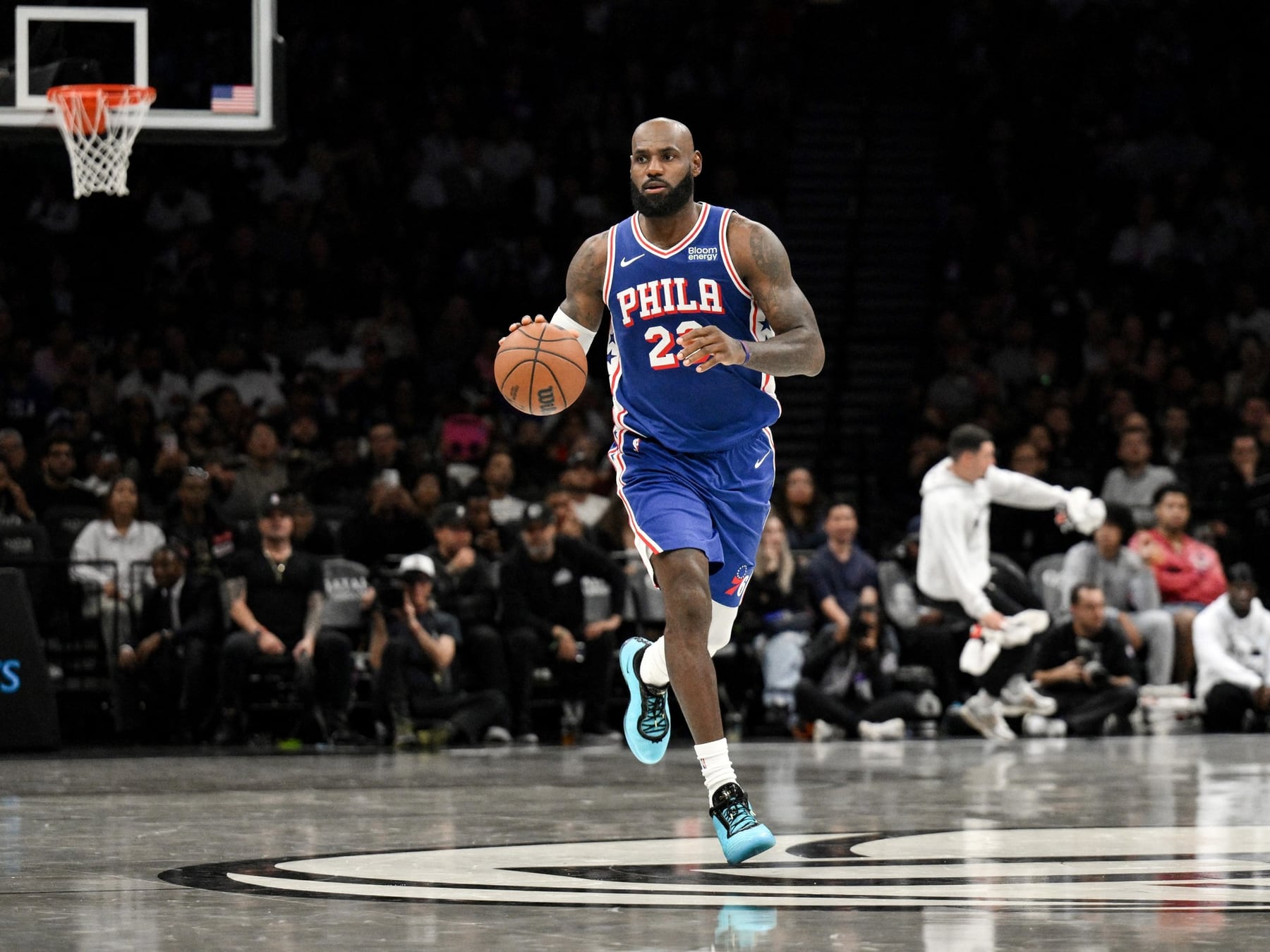 LeBron se puso la 23 de los Sixers en Brooklyn: derrota y muchas preguntas en el horizonte