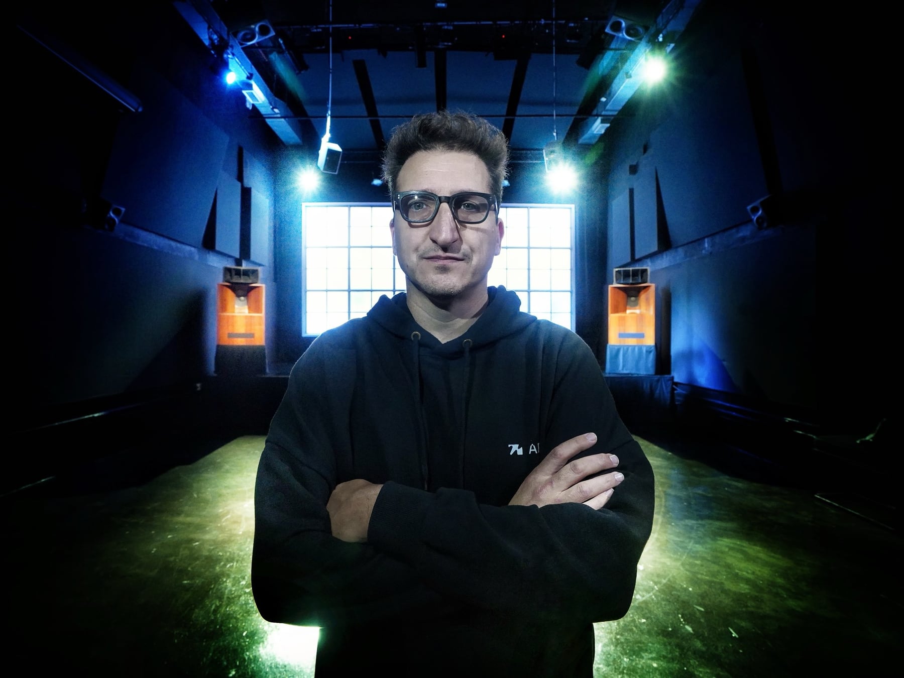 Chacarita, vinilo y silencio de teléfono: una tarde en Artlab, el baluarte analógico que corona el MUTEK porteño