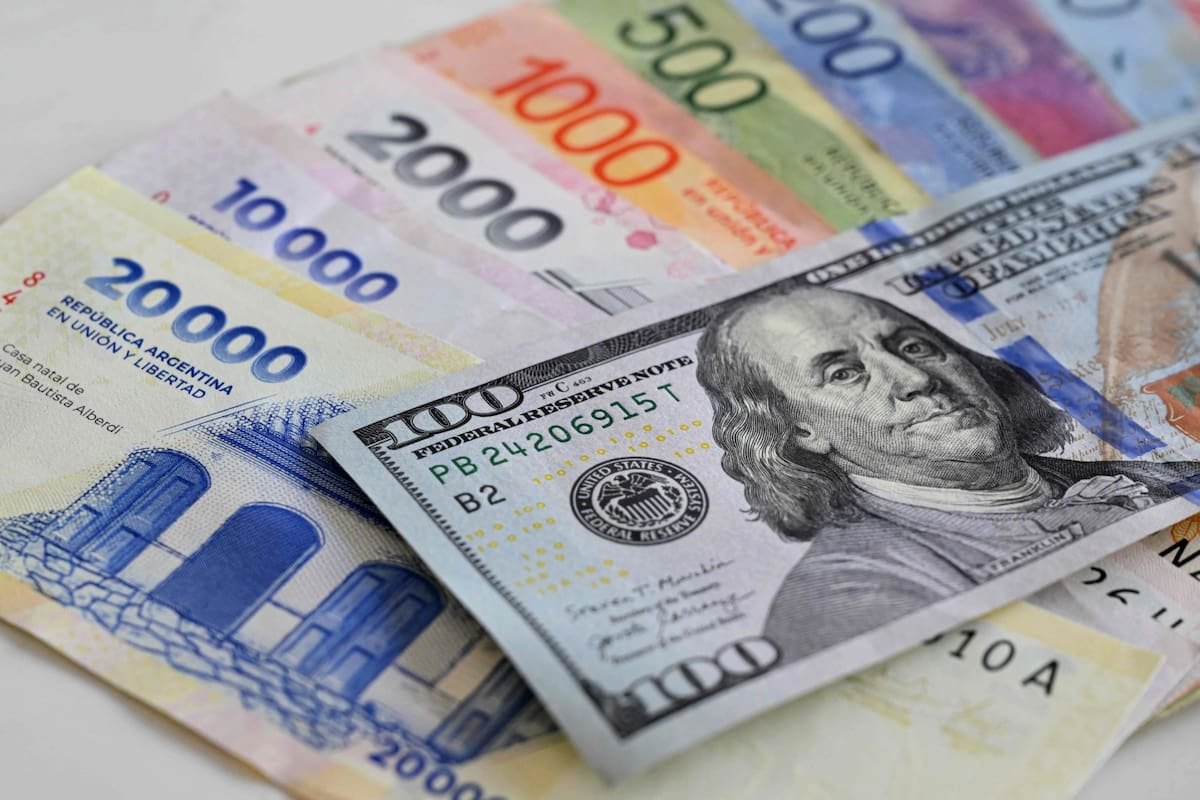 Tras dos meses de alivio cambiario, la Argentina se posiciona por debajo del promedio regional, aunque la ropa y los restaurantes conservan el podio de los más caros de la región