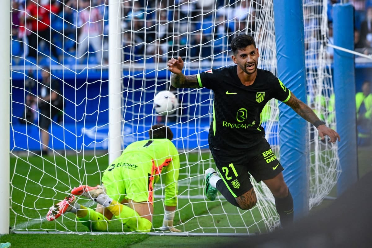Cuti apareció cuando la noche se cerraba: cabezazo salvador del Atlético en Vitoria