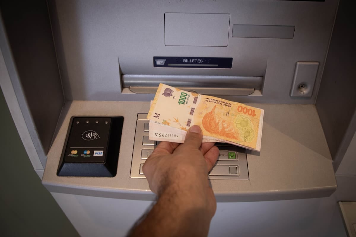 La banca argentina pierde 672 sucursales en siete años y la red física se reduce 14,5% por el avance de los canales digitales