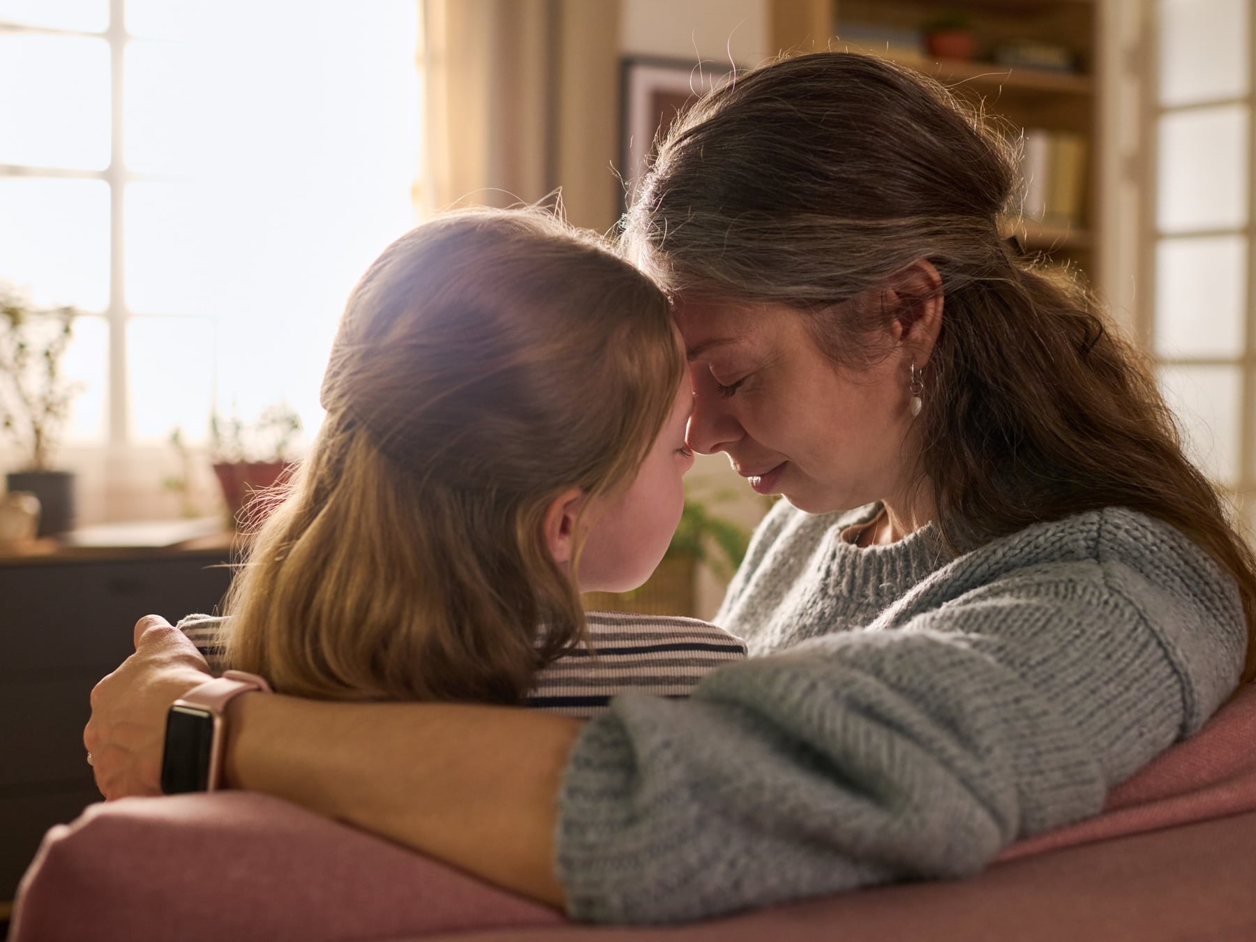 Criamos con la historia a cuestas: por qué la infancia de los padres vuelve a aparecer en la crianza