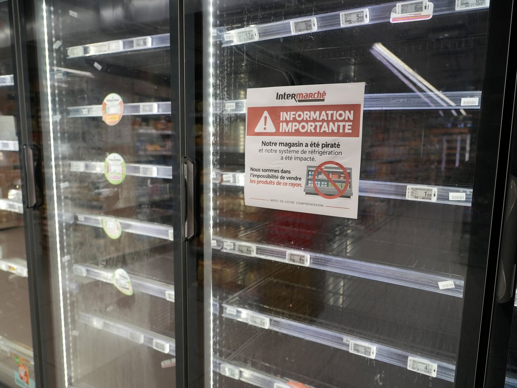 Te juro que parece joda: hackearon heladeras en Francia y las llenaron de calor
