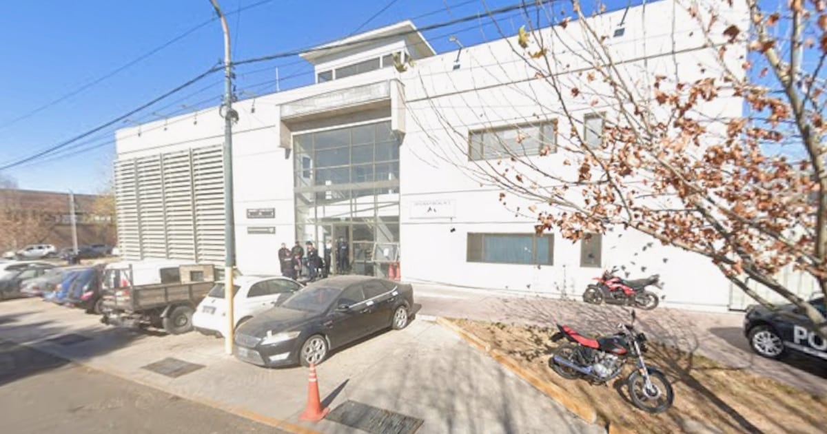 Imputaron a un policía mendocino por abusar sexualmente de una detenida en una comisaría de Godoy Cruz