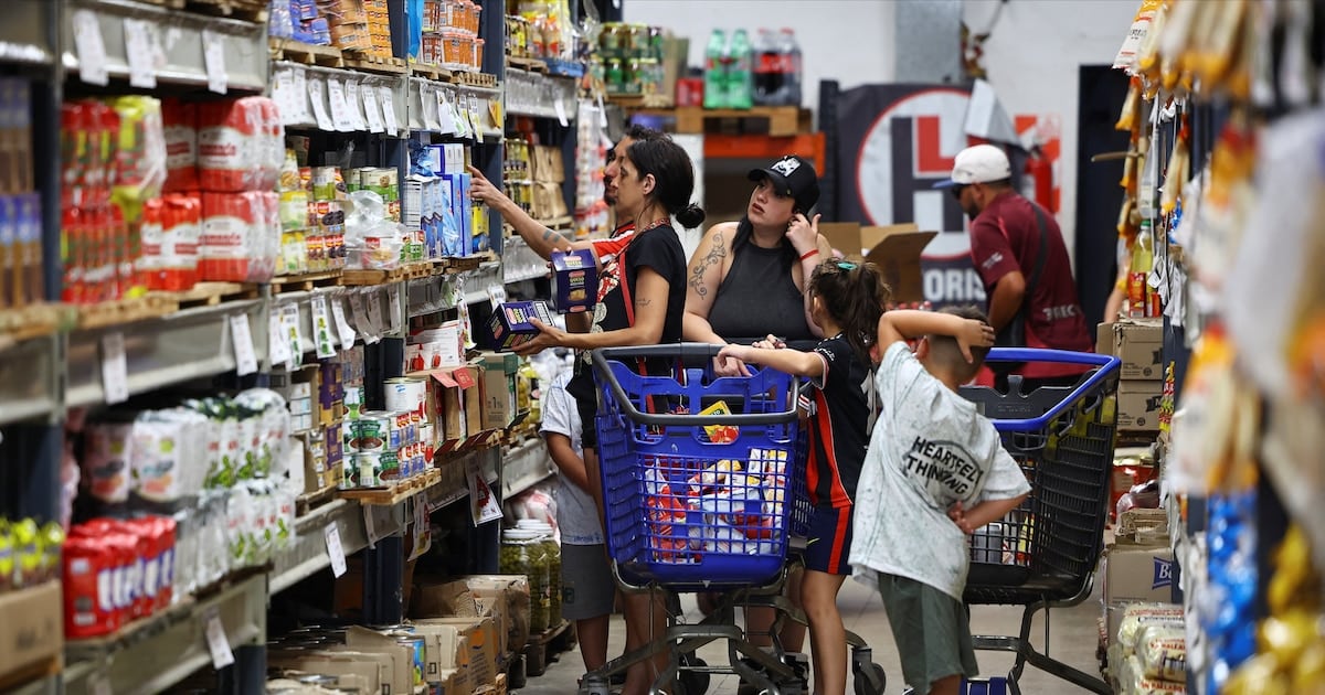 La inflación entra en un zigzag persistente y los analistas estiman que no perforará el 1,6% mensual hasta 2027