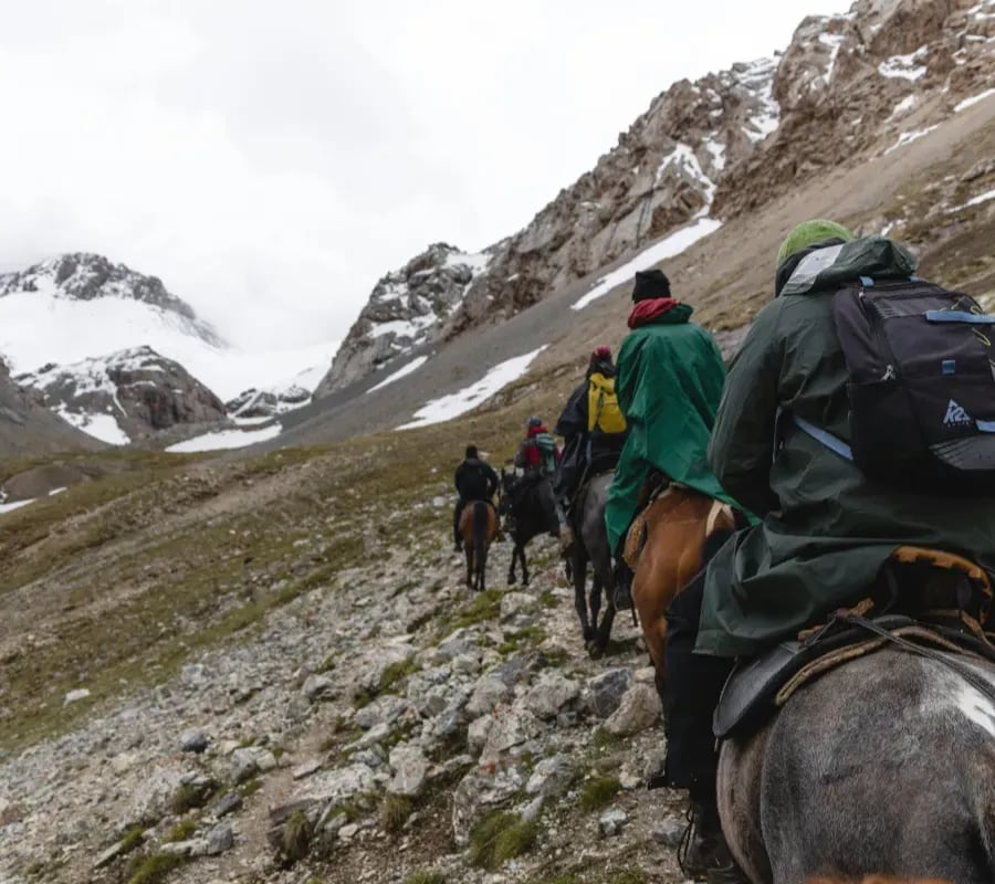 Cabalgatas con raíz: en Caviahue, una familia neuquina te enseña a querer al caballo antes de pisar el sendero