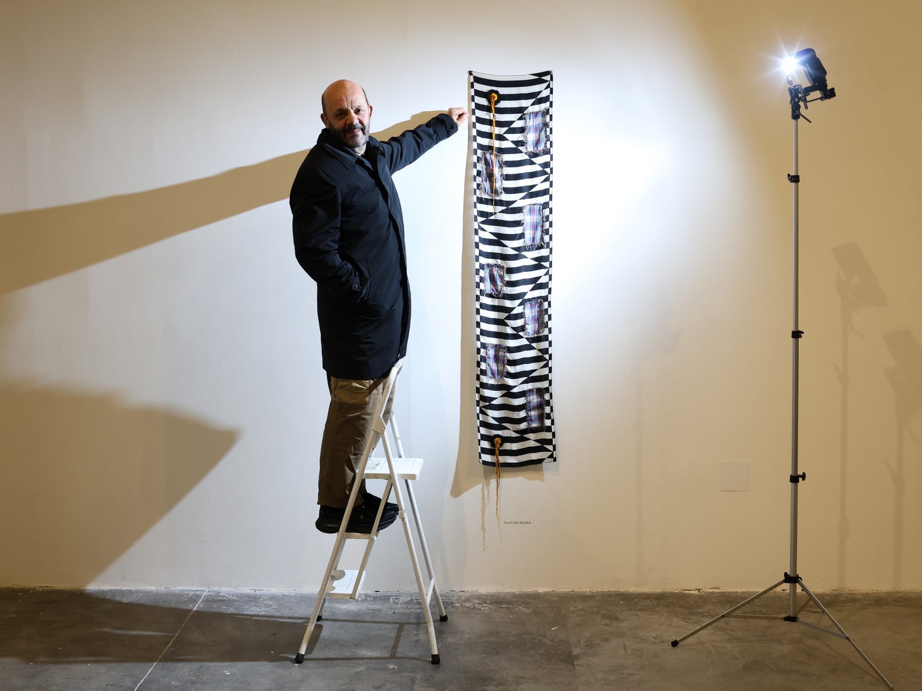 Marcelo Pombo lleva al arte objetos rescatados de la basura y del taller
