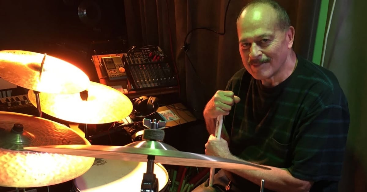 Carlos Riganti, el baterista que llevo el rock y la medicina por delante
